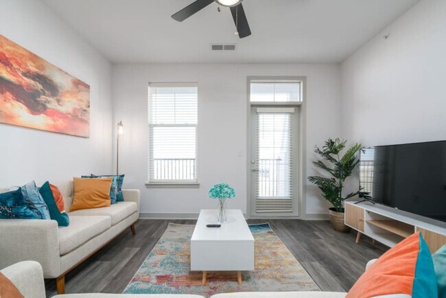 Building Photo - 5775 Sunrise Wy