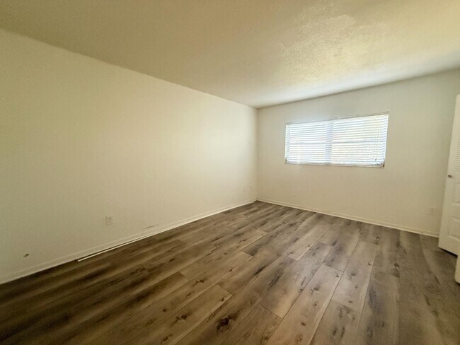 Building Photo - 820 Virginia St