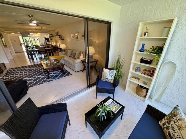 Building Photo - 5121 Oakhill Ln