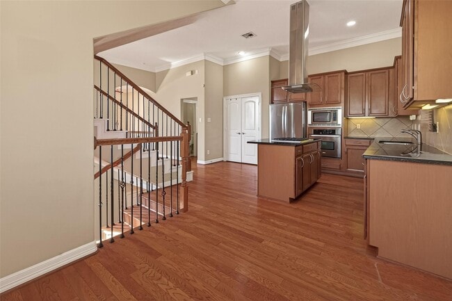 Building Photo - 2063 W 14th 1/2 St