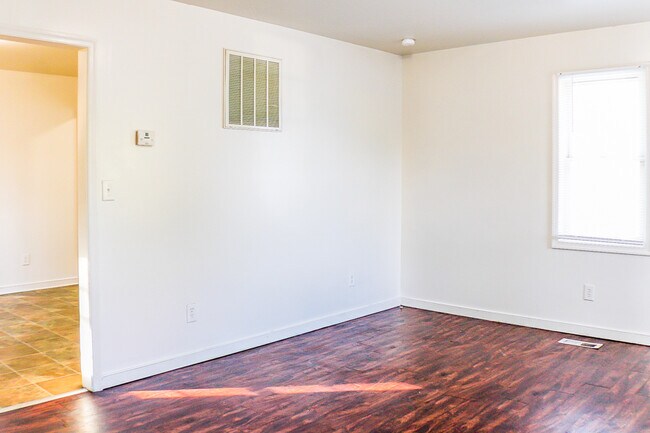 Building Photo - 1026 Stainback St