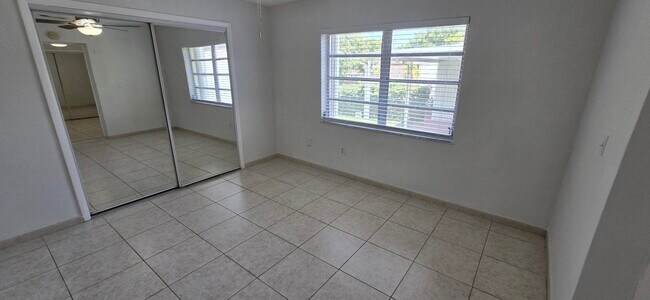 Building Photo - 2787 SW 34th Ct
