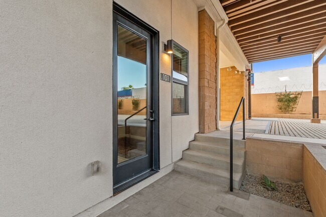 Building Photo - New modern style living- 1 bedroom 1 bath ...