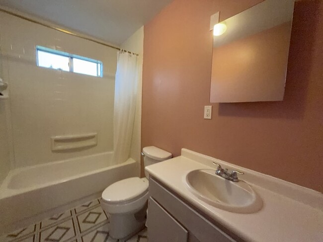 Building Photo - 15118 Carraway Ct