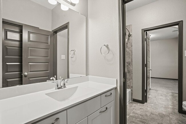 Building Photo - 14105 N Lake Branch Ln