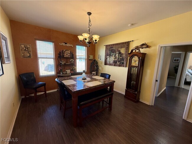 Building Photo - 3619 SW 6th Ave