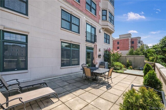 Building Photo - 101 Sheldrake Pl