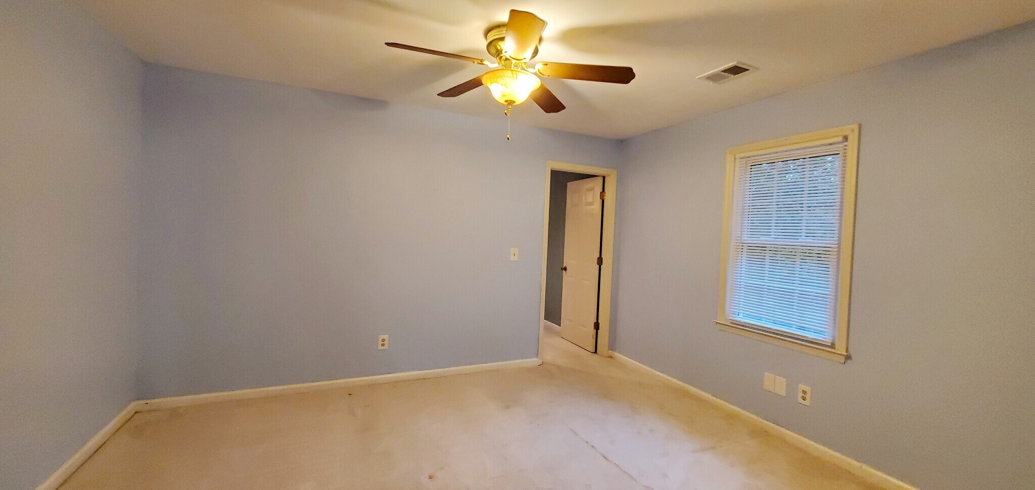 Building Photo - 3820 E Carlyle Ct