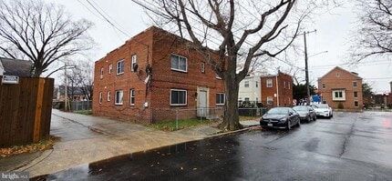 Building Photo - 3207 11th Pl SE