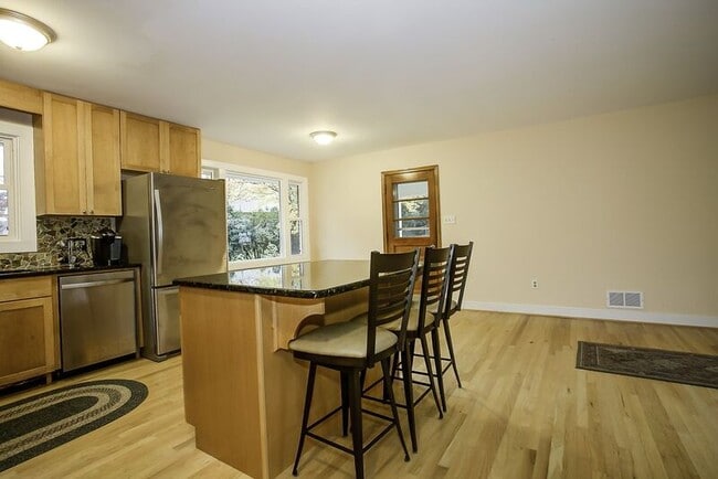 Building Photo - 110 Shasta Ct