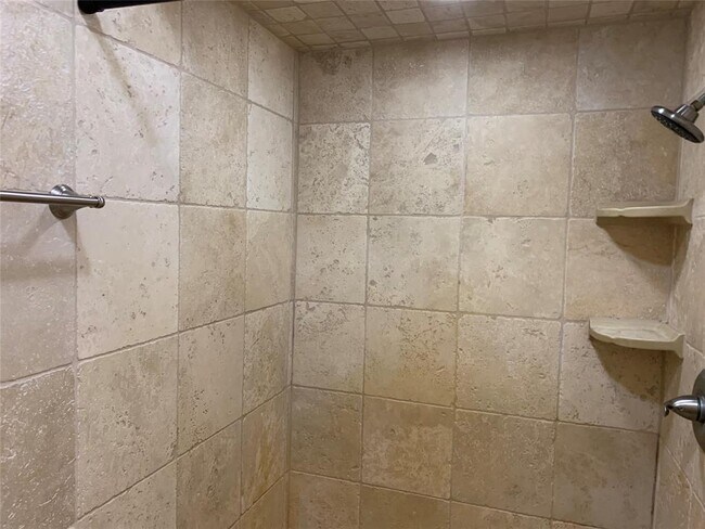 Building Photo - 1817 Saxony Ln