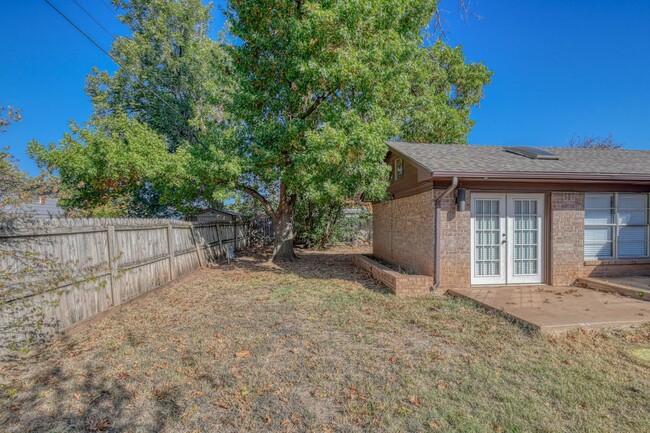 Building Photo - Beautiful newly Updated Edmond Home!