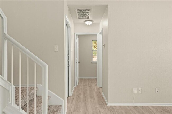 Building Photo - 15411 Ora Ln