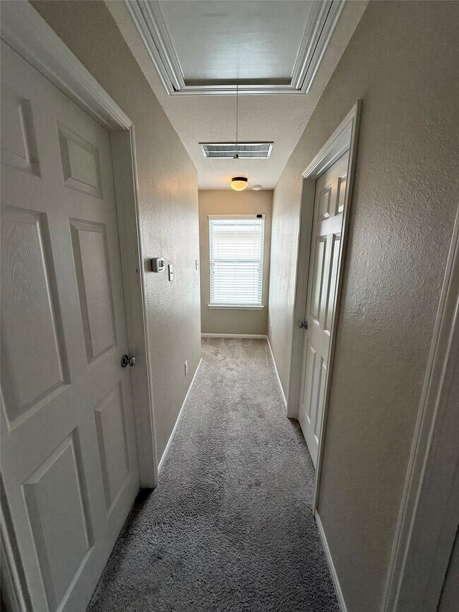 Building Photo - 11930 Jelicoe Dr