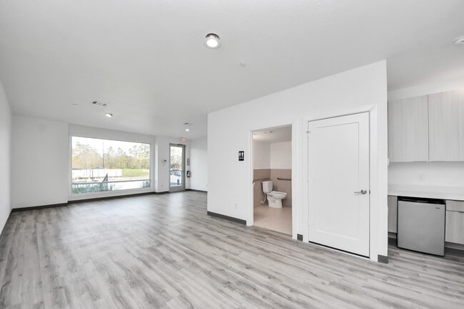 Building Photo - 18716 Centro Main St