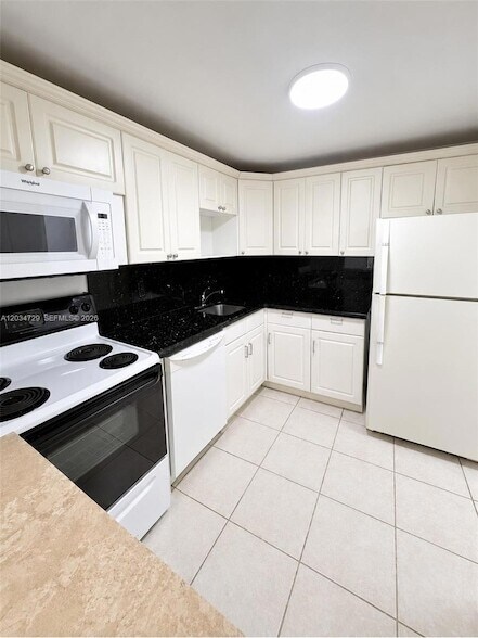 Building Photo - 13499 Biscayne Blvd