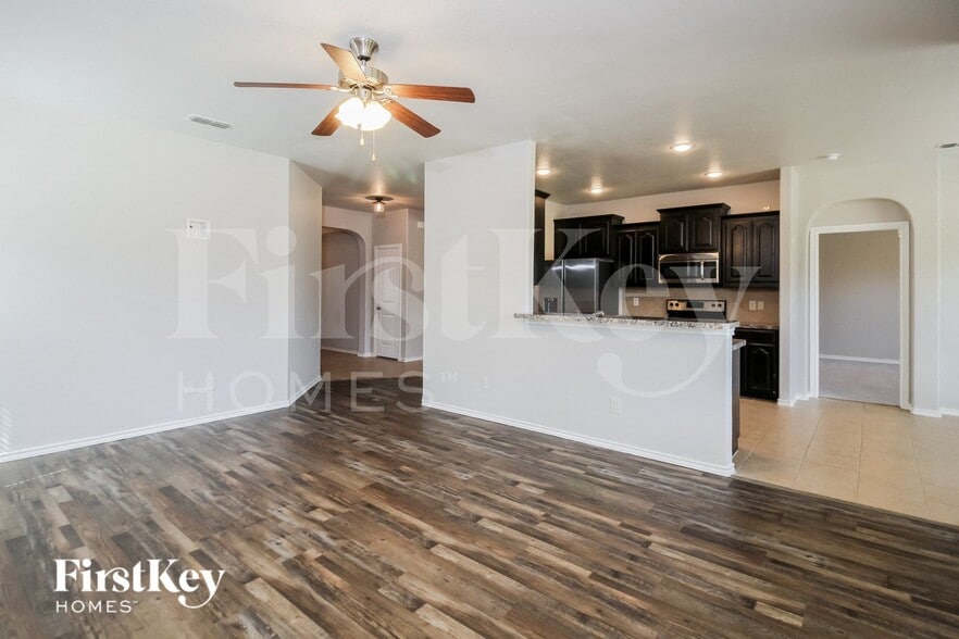 Building Photo - 5134 Mountain View Dr