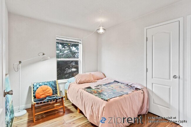 Building Photo - 3234 Linden St