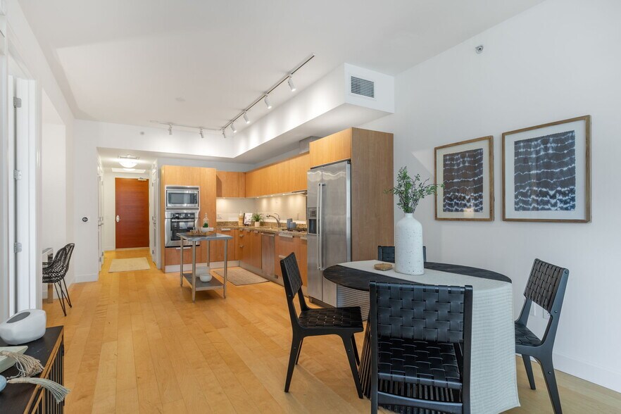 Building Photo - 1920 4th Ave