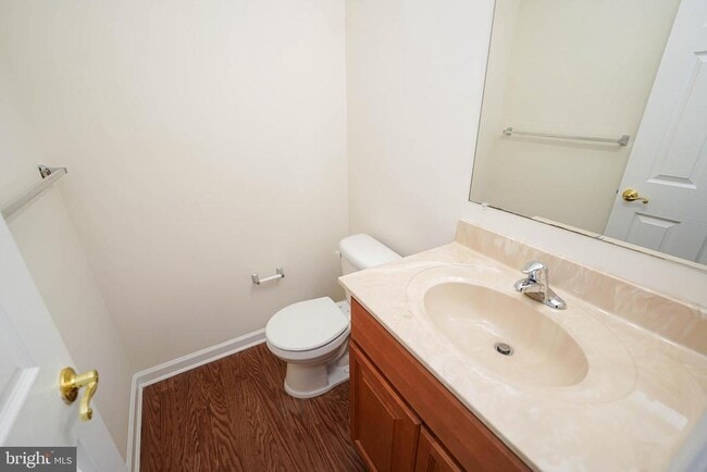 Building Photo - 403 Parkview Ct