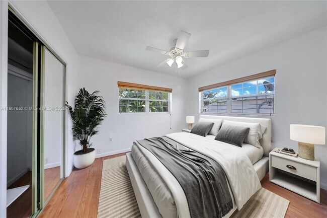 Building Photo - 13521 S Biscayne River Dr