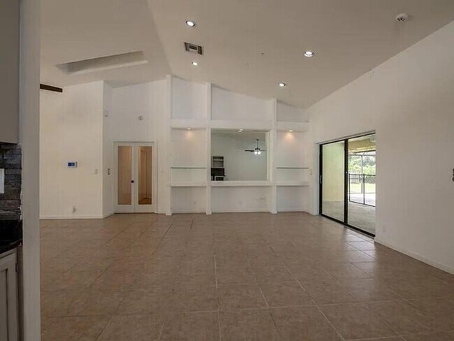 Building Photo - 14616 Autumn Ave