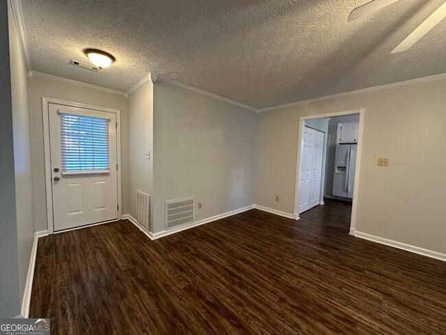 Building Photo - 345 Cornwallis Way