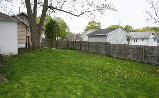Building Photo - 418 N Foster Ave