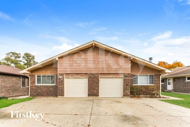 Building Photo - 185 Paramount Dr