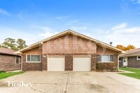 Building Photo - 185 Paramount Dr