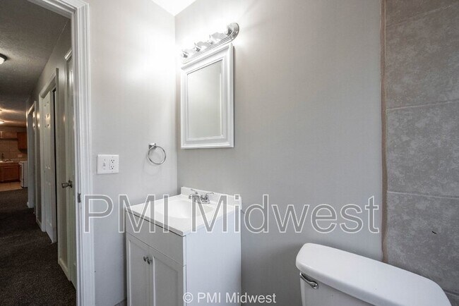 Building Photo - 6260 E 11th St