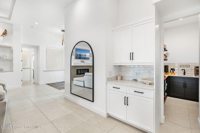 Building Photo - 8499 Serrano Cir