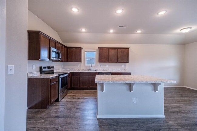 Building Photo - 820 Braidburn Rd