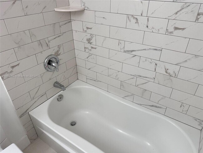 Building Photo - 1790 S Treasure Dr