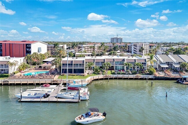 Building Photo - 800 River Point Dr