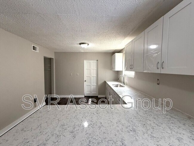 Building Photo - 9073 11th Ave