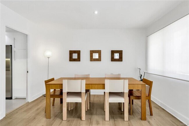 Building Photo - 7259 Hillside Ave