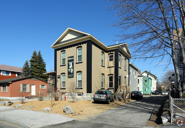 Primary Photo - 52 Myrtle St