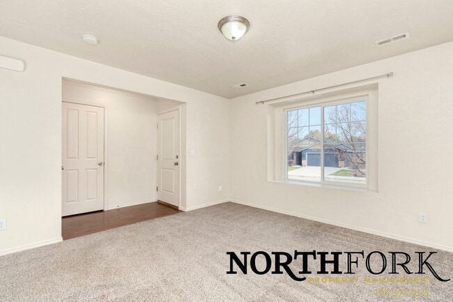 Building Photo - Beautiful Boise Home