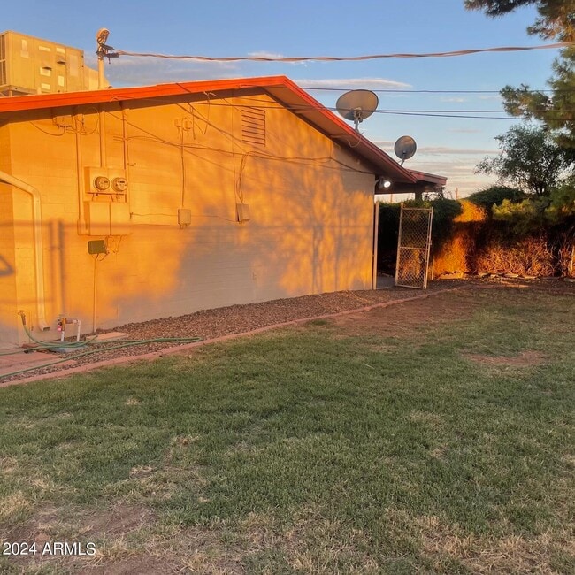Building Photo - 11222 N 15th Ln