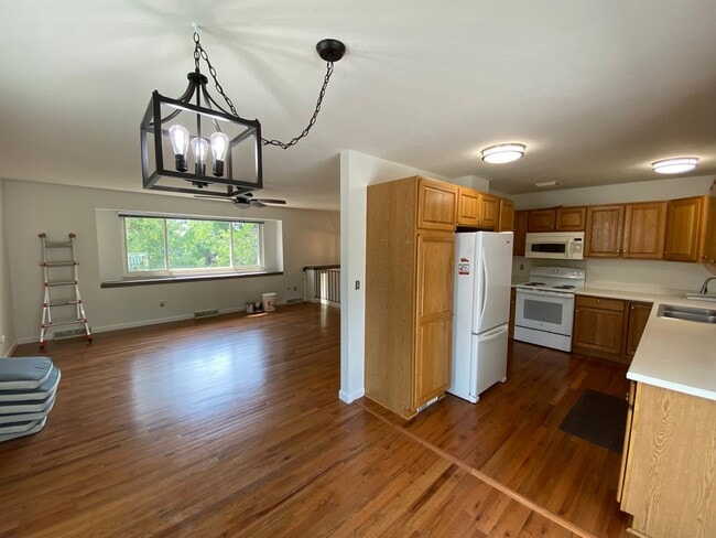 Building Photo - 4 Bed 2 Bath Home In South Boulder.  Devils Thumb Neighborhood!