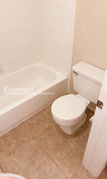 Building Photo - 6655 N Canyon Crest Dr