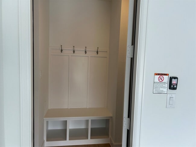 Building Photo - 9644 Mount Brewer Ln