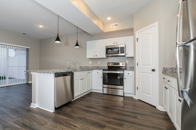 Building Photo - 2057 N Sarah Dr