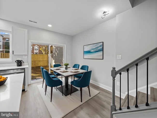 Building Photo - 13133 Park Crescent Cir