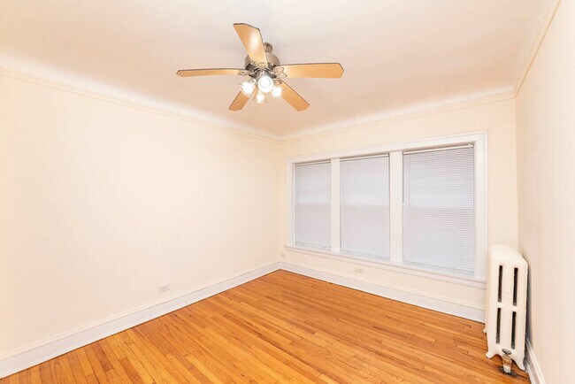 Building Photo - 735 Hinman Ave