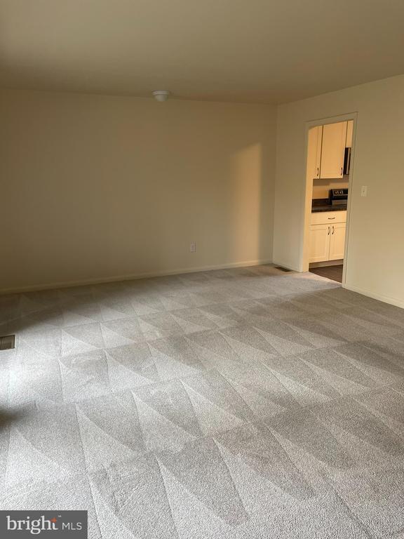 Building Photo - 105 Foxfire Dr