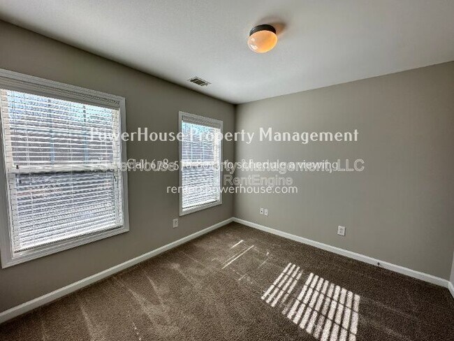 Building Photo - 2403 Walnut Tree Ln
