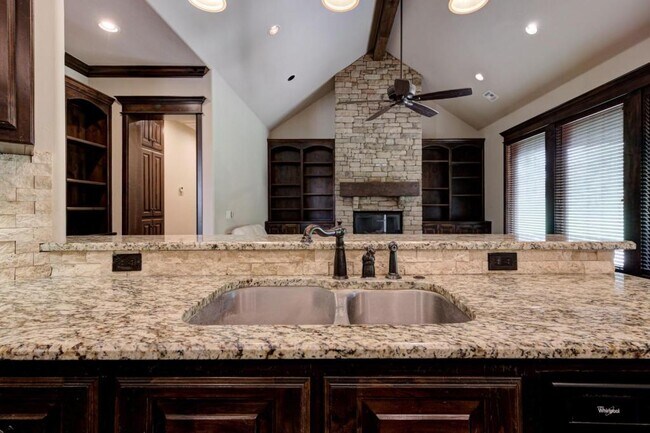 Building Photo - 22090 White Pine Cir