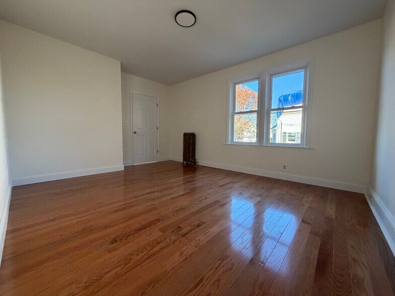 Building Photo - 12 Winthrop St